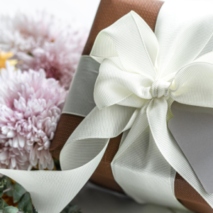 ¿Qué regalar cuando alguien ha perdido un ser querido? Guía de compras sobre productos de condolencia